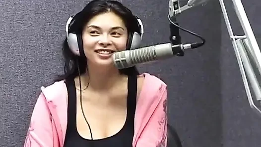 Honolulu'da Tera Patrick'in yer aldığı radyo röportajı