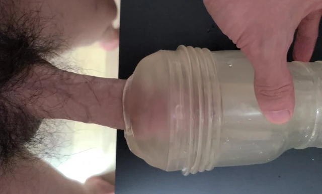 Корейский мужик использует искусственку и сперму, которую выбрасывают