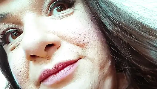 Mega Memnun Etmeyi Seviyor