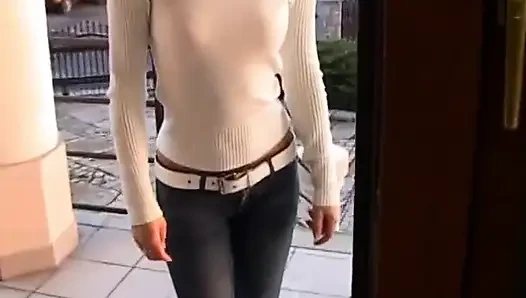 Büyük yaraklı kameraman muhteşem sarışın döl sürtüğü emdiriyor