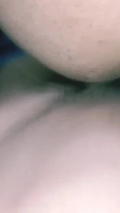 Hintli komşu evli kadın merdivenlerde sinsice sikişiyor | Klip 1