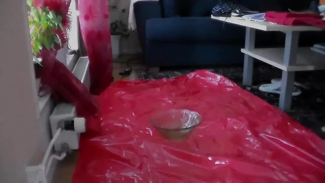 Jen Yeşil Cam Kaseye Işiyor