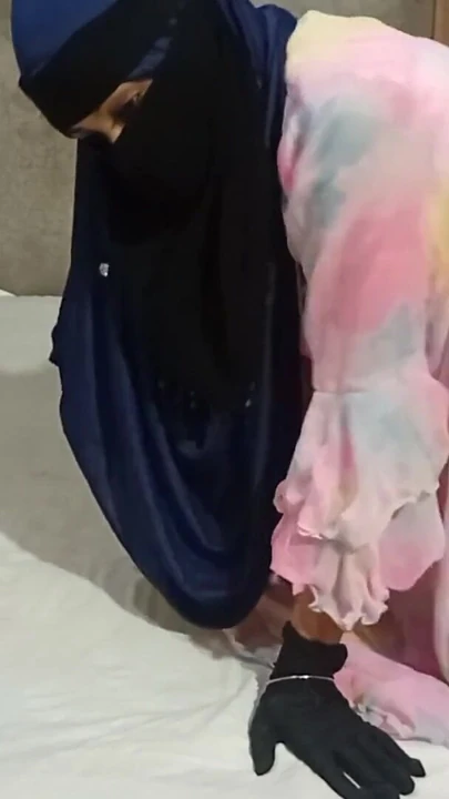 Эмоциональный момент из "девушку в хиджабе трахнули раком"