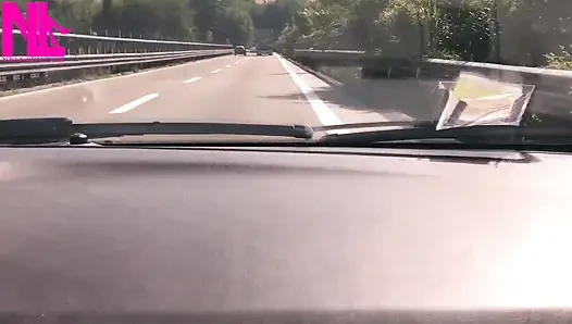 Arabada yolcu koltuğunda sarkma