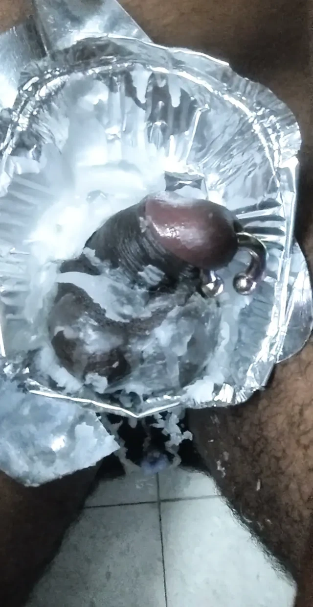 Mum tam sik ve taşaklar.