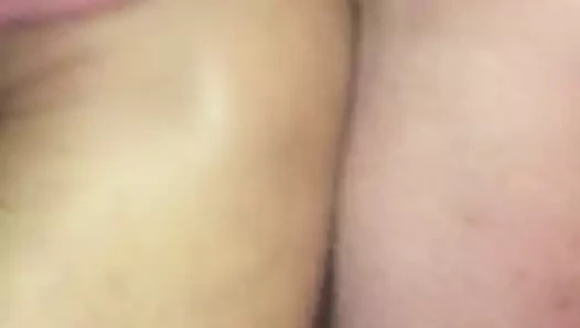 Bf baba ile gece onun swcond anal orgazm yaşıyor!!