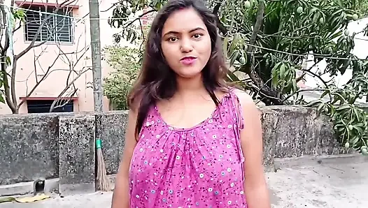 Rüyalarımda her zaman silüetini süsleyen yumuşak kumaşlarla süsleniyorsun, ne kadar sert koyacağımı söylemeni dinliyorum.