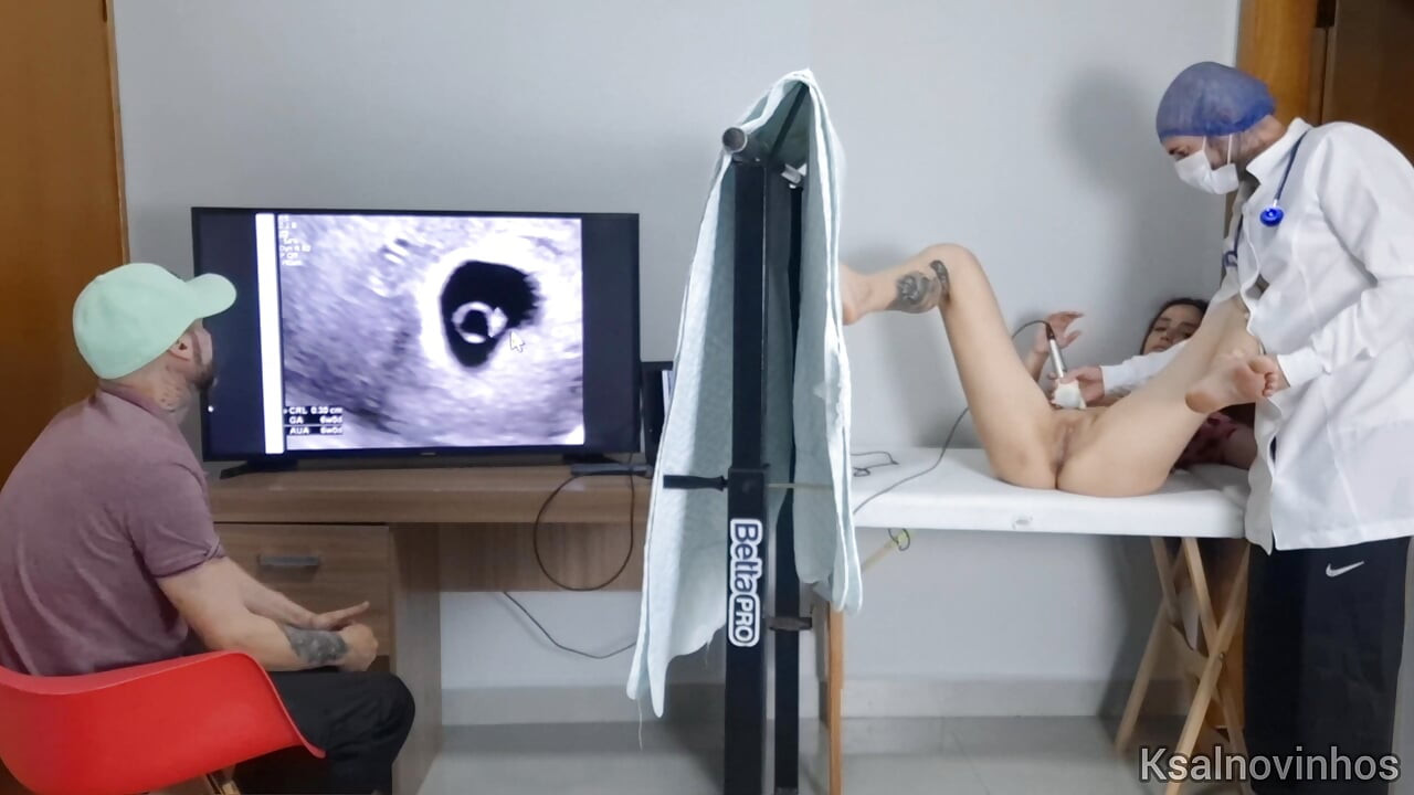 Aldatılan adam karısını ultrasona alıyor!