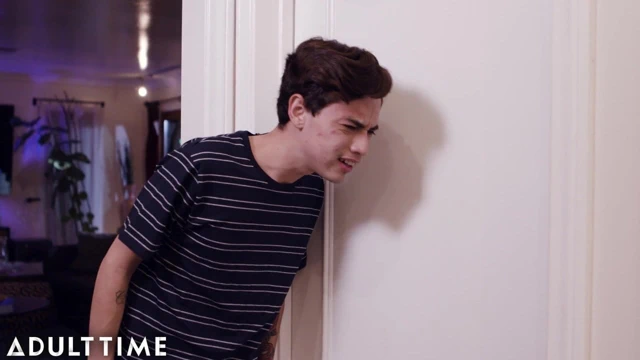 Çırpınırken yakalandı - arkadaşımın kız kardeşi kameraya girdi!