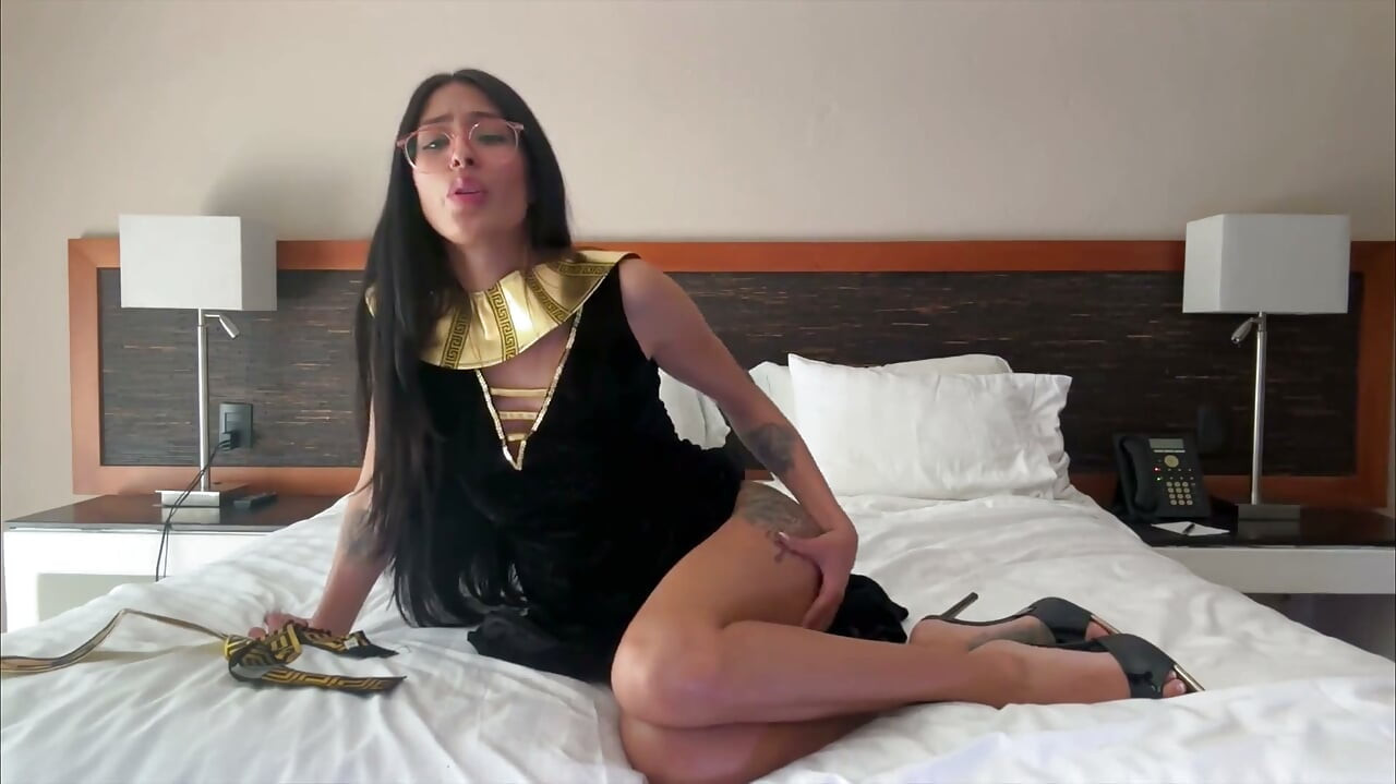 Gisele Amore'un eski Mısırlı mastürbasyon talimatı 4k bakış açısı ilahi komut bekliyor!
