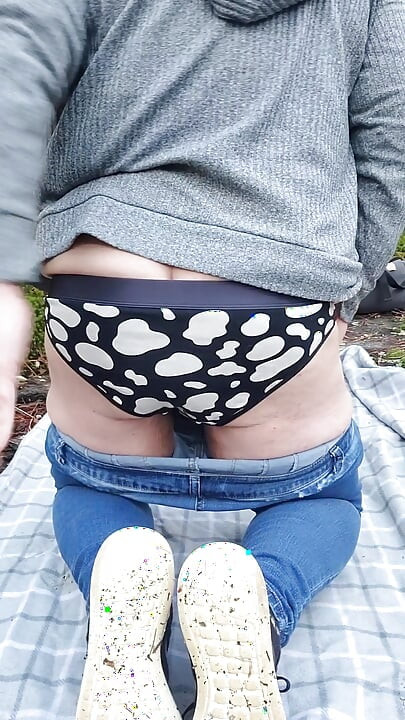 Bbw milf in jeans solo fat pussy play on nature trail outdoor in public