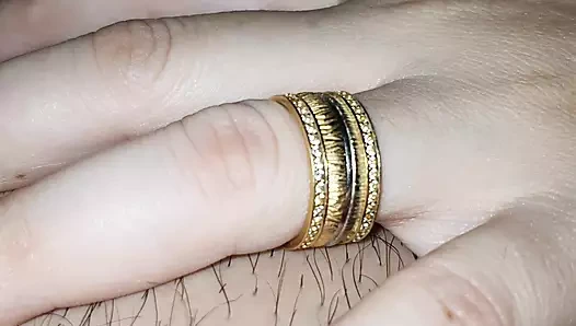 Üvey annenin üvey oğlunun yarağına eli var