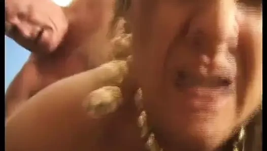 konuşurken karısı köpek