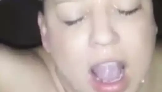 Tombul sürtüğün yüzüne boşalma