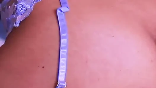 Rahime dokunana kadar o şişman yarağın üstüne atlıyorum.