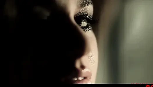 Cathy Heaven ve Megan Coxxx gece geç saatlerde anal fahişeler