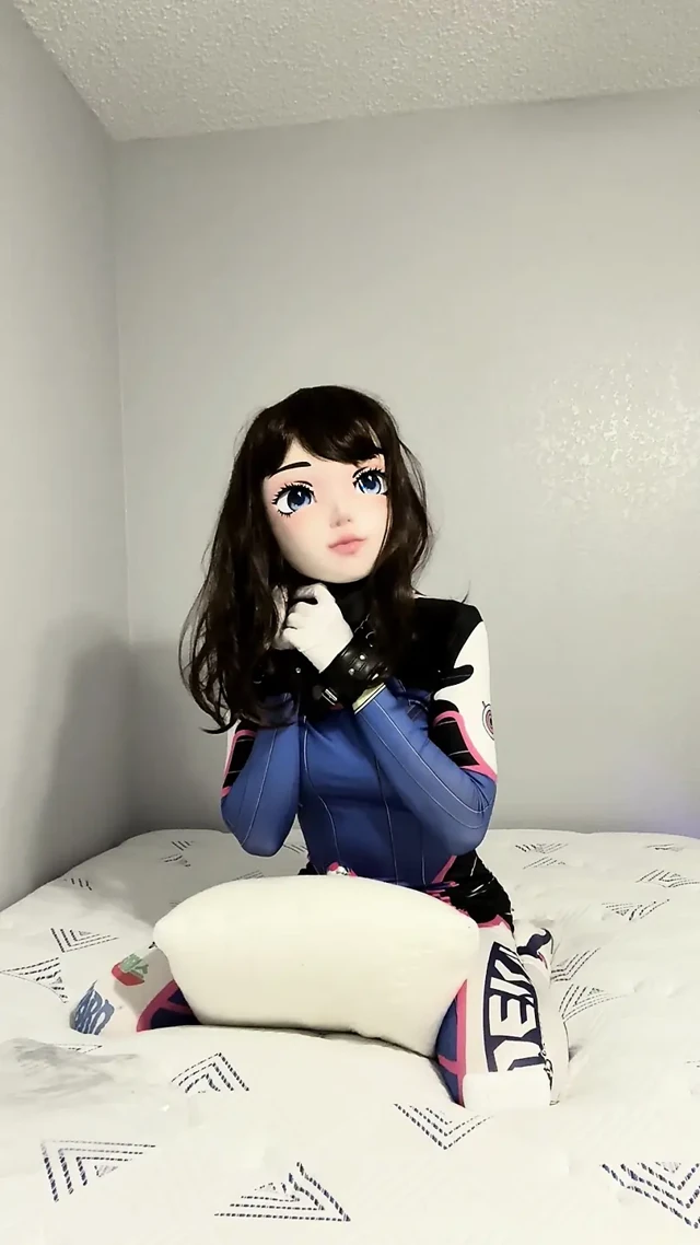 Çift maskeli kigurumi vibratör ve nefes oyunu