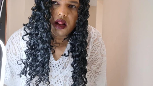 Jada Fire benimle fışkırtmalı plaj eğlencesi