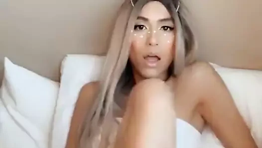 Yuna hermosa transeksüel