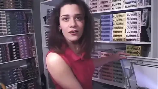 Klasik olgun kıllı normie anal büyük yüze boşalma