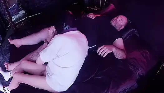 Bölüm 5:-Lanista Bear ve Tawseman vampir odasında şaplak atma seansı.