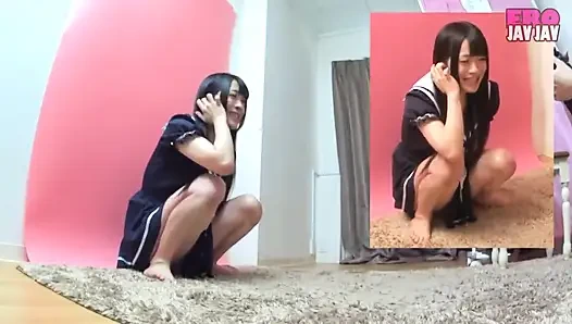 Une séance photo personnelle amateur audacieuse avec des moments taquinés en jupe et des angles sensuels - partie 4