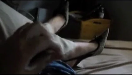 yüksek topuk handjob