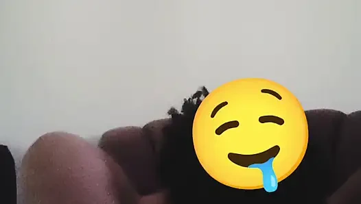 Komşum amımı çok ıslak yalıyor