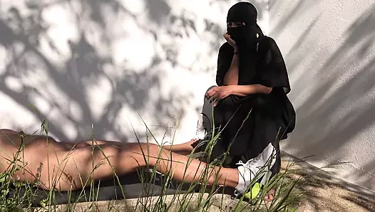 Pencaplı Müslüman üvey anne çıplak üvey oğlunu izlemeyi seviyor