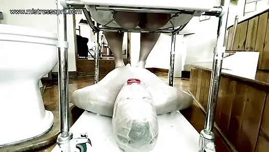 Dominatrix sahibe April - domuzcuk abattoir'de