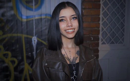 Onu düzeltebilirim - gotik kız eski sevgilisiyle tanışıyor