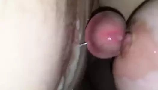 Boşalıyor, memeler