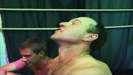 Sarışın bebeğin götü neon grup seks partisi