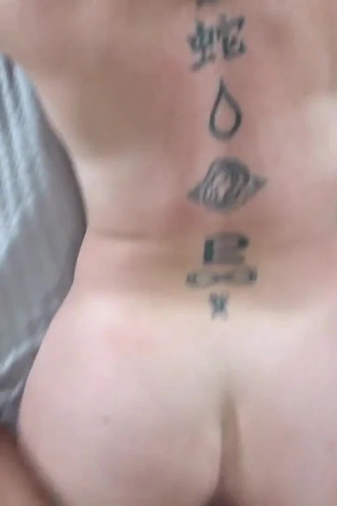 Porno efsanesi Sa Jay büyük yaraklı porno yıldızı Kein Lee tarafından dölleniyor