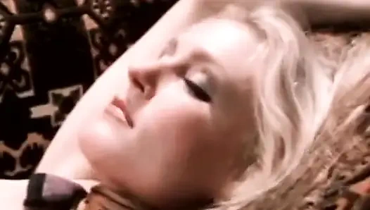 Klasik porno dvd'ler: sıvı dudaklar: bölüm 4