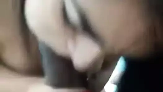 Escovando com a pika