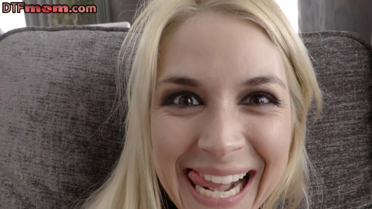 Bigtit milf oynuyor göt ve üfleme çük sırasında raw anal duo
