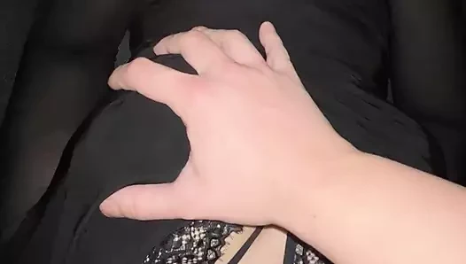 Aldatan kız arkadaş yabancılarla tek gecelik ilişkiyi seviyor