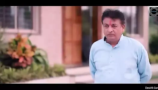 Sıcak çift yüzme havuzunda seks yapar