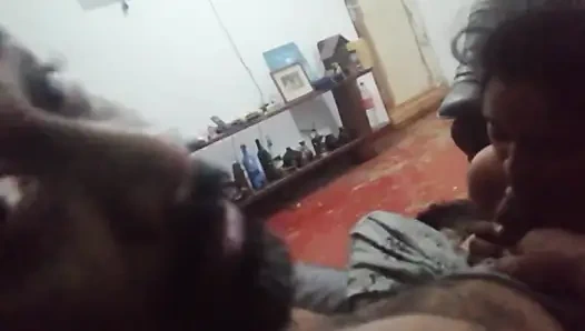 Kayınpederin devasa yarağı üvey kızı için sarinin altında takılıyor