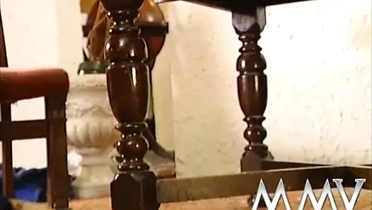 Ateşli kız iki kez sikiliyor