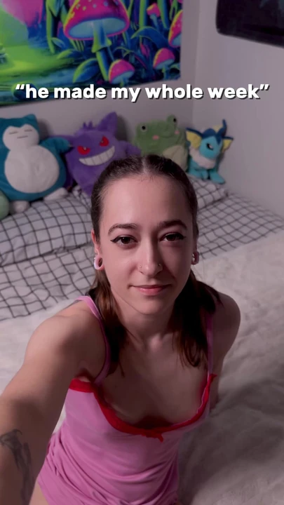 18 yaşındaki genç kız deliklerini cezalandırıyor