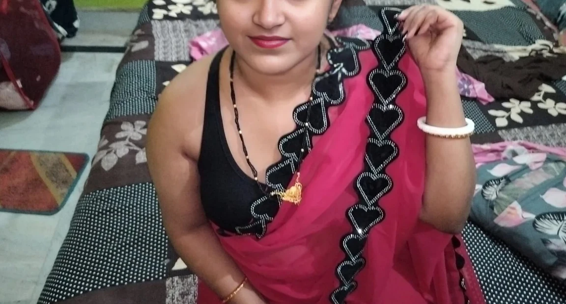 Captivating moment from "Pados wali bhabhi ko rand bana ke choda"