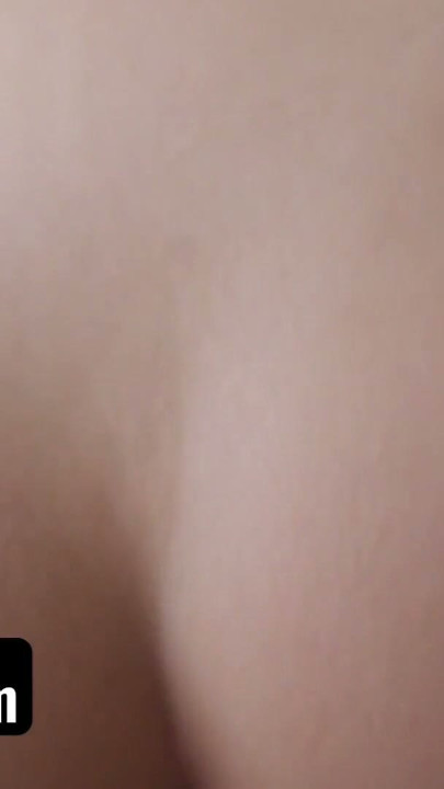 Pervmom - yaramaz milf azgın üvey oğlunu duş alırken onu gözetlerken yakaladı | Klip 2