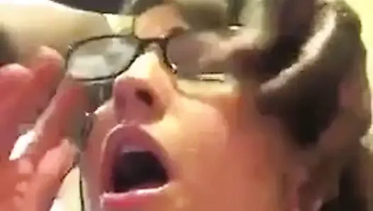 siyah horoz tarafından yüz istismar