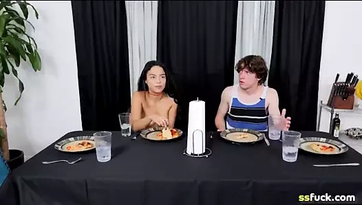 Genç kızı becerdin