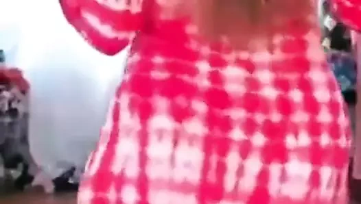 Nasilda kiviriyor sexy hatun