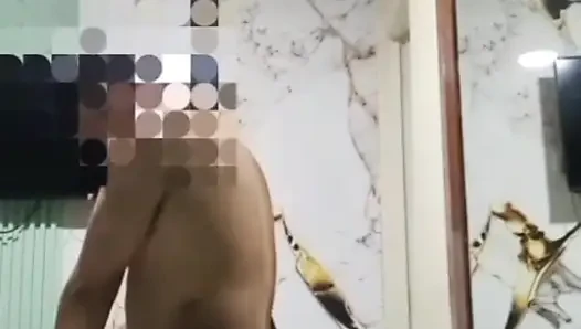 Eski sevgilimin en iyi arkadaşı beni ziyarete geldi ve ikinci bölümü çekiyoruz