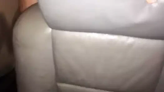 Deri araba koltuğu sikme çabalayan boşalmak