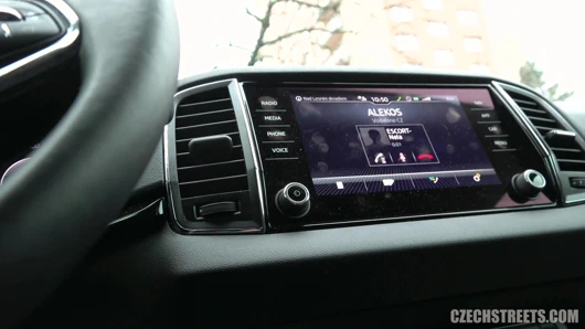 Çek sokakları - genelev fahişesi ve prezervatifsiz anal